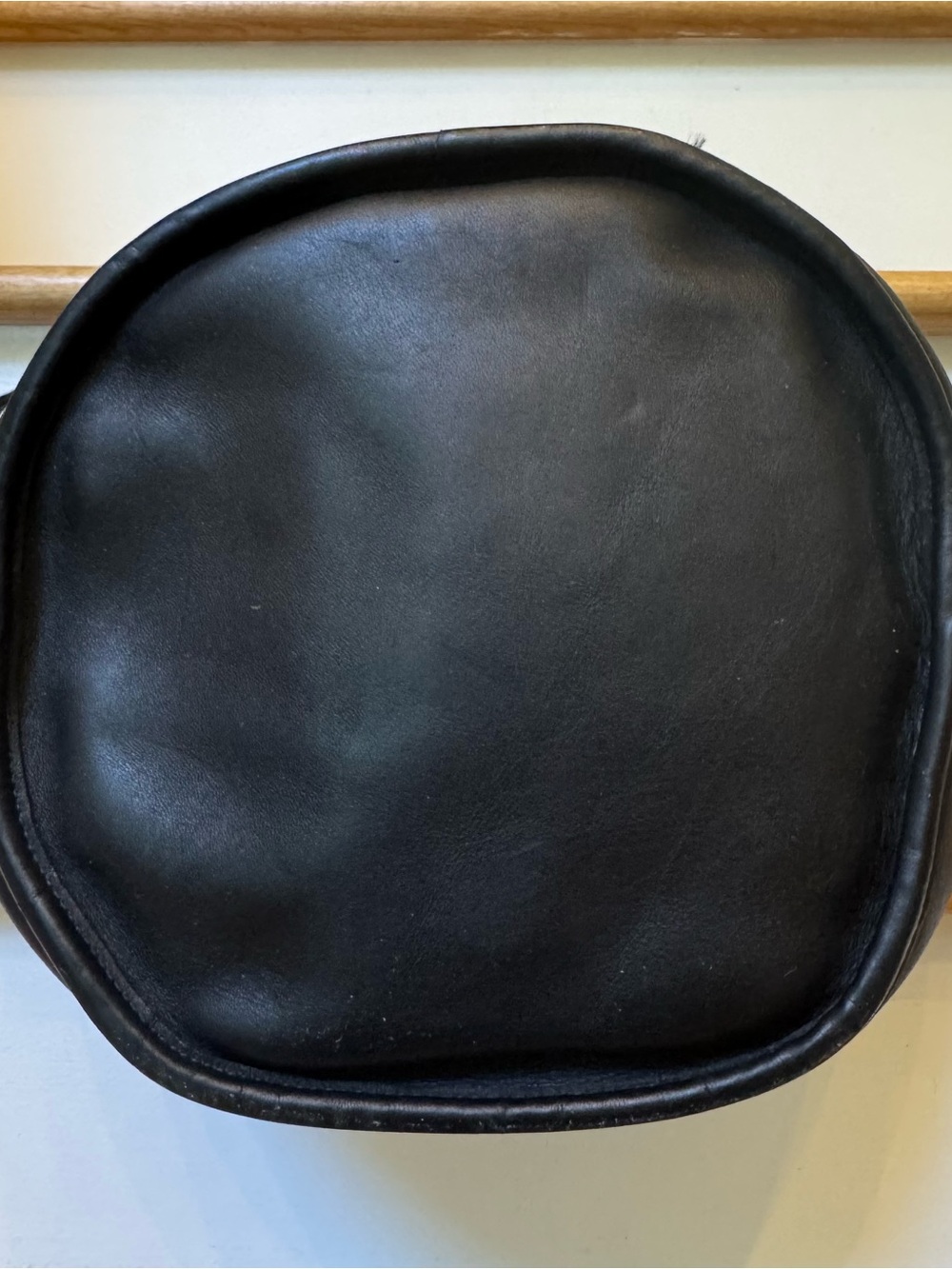 Vintage Coach Duffle Sac 9085 XL Black
Leather Shoulder Bag Made in Costa Rica - Picture 7 of 13
